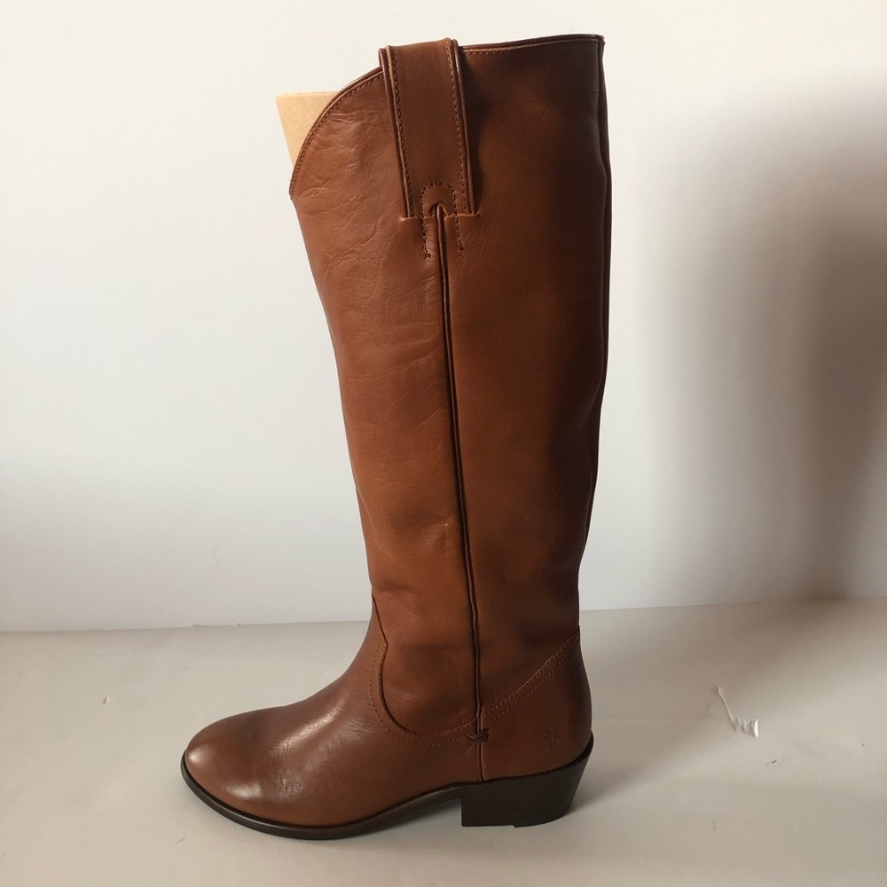 New in Box FRYE Carson Pull On Wide Calf Riding Boot